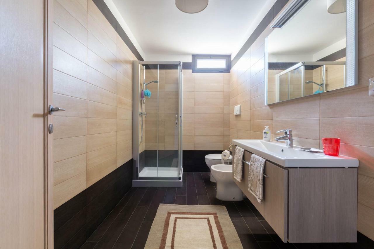 Intera Villa Ad Uso Esclusivo Con 2 Bagni 4 Camere Da Letto,Garage,Giardino,Area Fitness,Lavatrice,Wifi توليي المظهر الخارجي الصورة